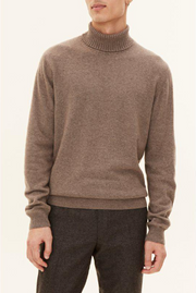 Salim Rollneck Lysebrun